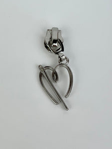 # 5 Needle and Heart Zipper Pull