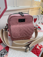 Load image into Gallery viewer, Shiloh Crossbody Bag
