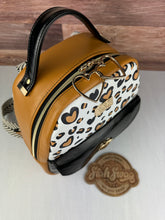 Load image into Gallery viewer, Leopard Love Backpack
