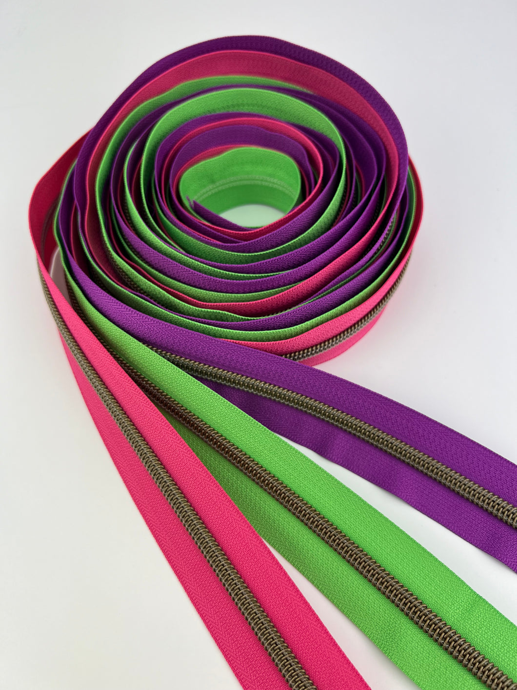 #5 Nylon Zipper Pack- Shamrock/Magenta/Hot Pink