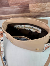 Load image into Gallery viewer, Dulcinea Handbag
