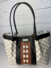 Load image into Gallery viewer, Candlewood Tote

