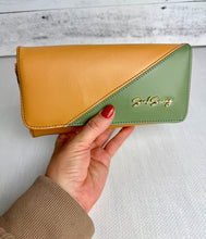 Load image into Gallery viewer, The Ellie Wallet
