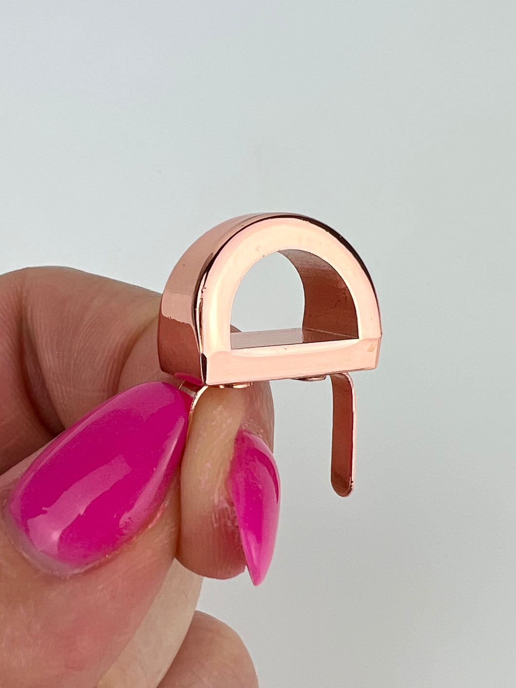 Small D-shape Prong Side Strap Connectors