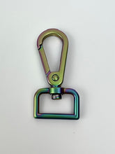 Load image into Gallery viewer, 3/4 Inch Swivel Snap Hooks
