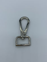 Load image into Gallery viewer, 3/4 Inch Swivel Snap Hooks
