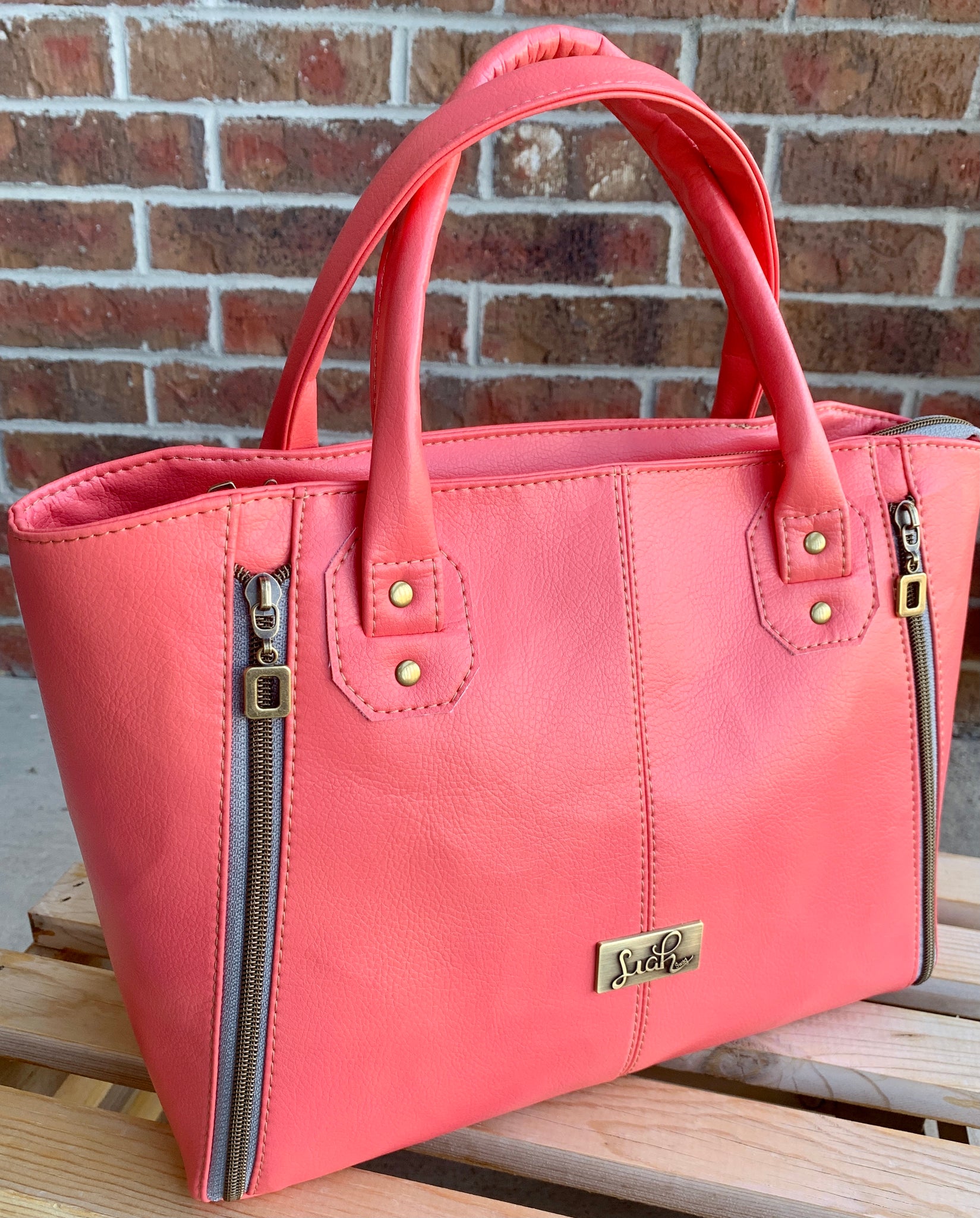 Kate Spade surprise sale 2022 has deals on wallets, purses, bags and up to  75% off for summer: Here are best items - oregonlive.com