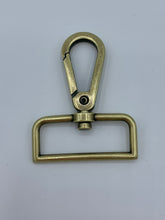 Load image into Gallery viewer, 1.5 Inch Swivel Snap Hooks

